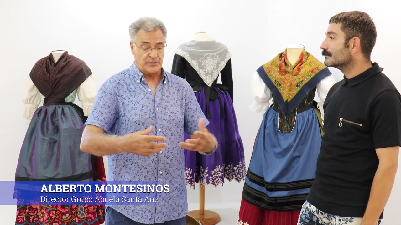 EXPOSICIÓN DE INDUMENTARIA TRADICIONAL 