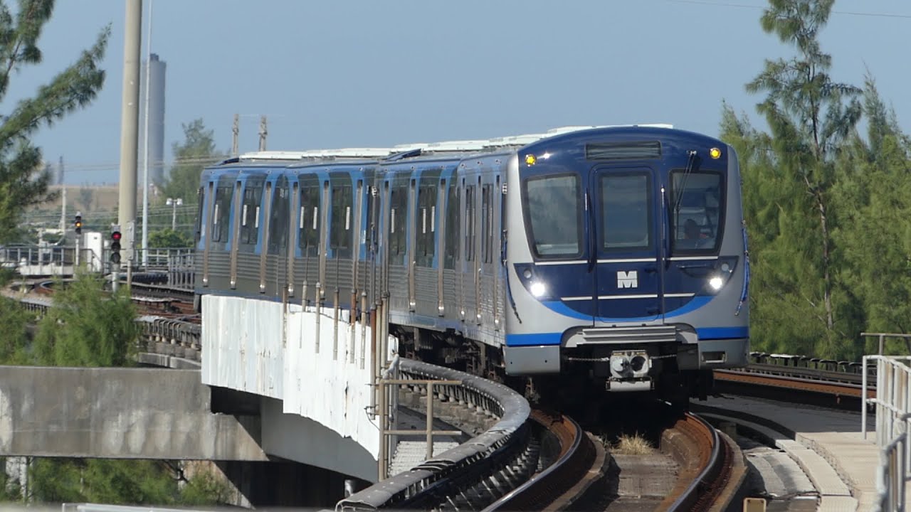Miami Dade MetroRail: 2017-18 Hitachi Green Line MetroRail at Okeechobee Station (Afternoon)