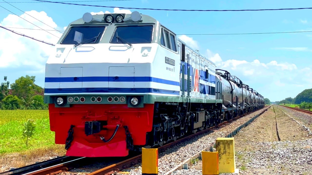 KERETA API PANJANG ‼️WnB TERBARU TOP KOMPILASI  MENEMUKAN 17  KERETA API FULL NGEBUT