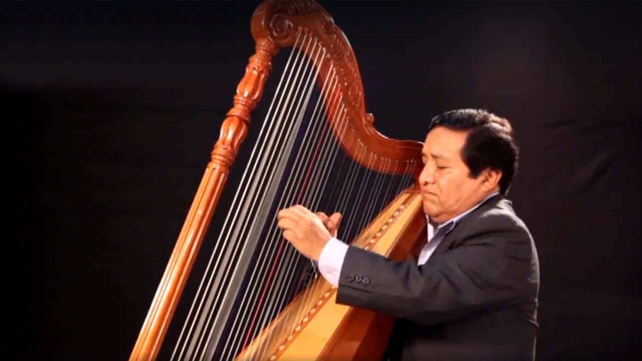 Arpista Roberto Urbano - Interpreta: Condor Pasa