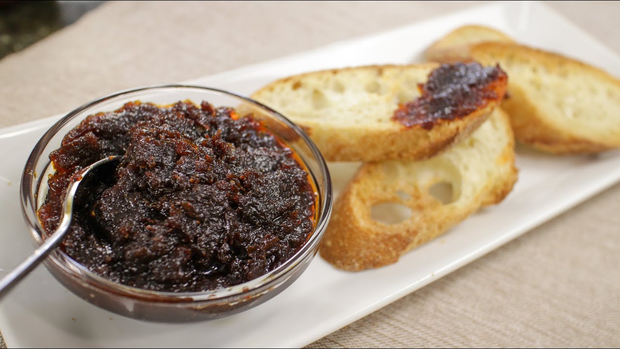 Thai Chili Paste/Chili Jam Recipe (Nam Prik Pao) นำ้พริกเผา - Hot Thai Kitchen