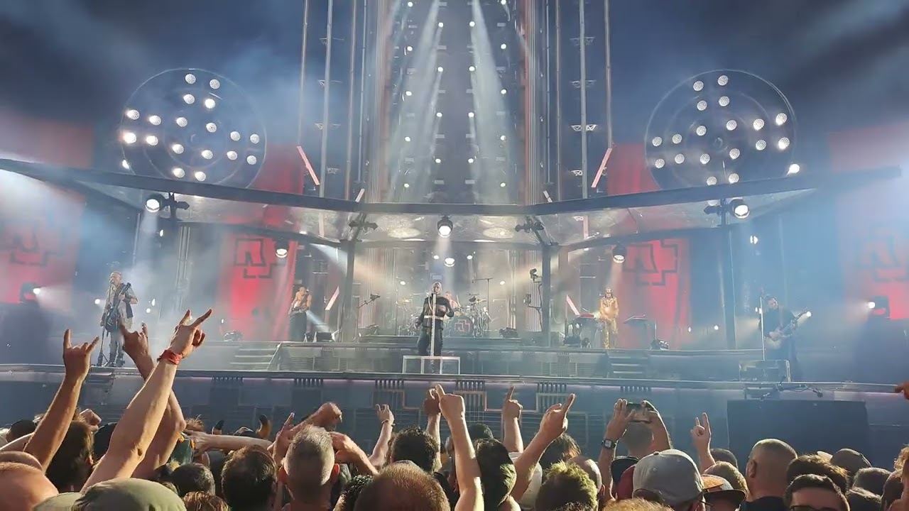 Rammstein live Lyon - Links 2 3 4 - 08.07.2022 - Groupama Stadium - France ( 4K )