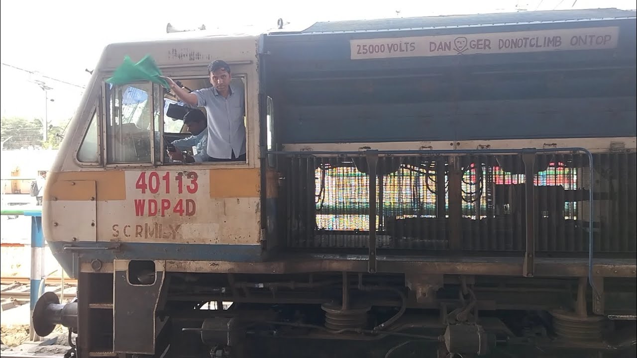 Disellocomotive departure #honking #humming #virralvideo #emdlocomotive #wdp4d #diparture #virral 