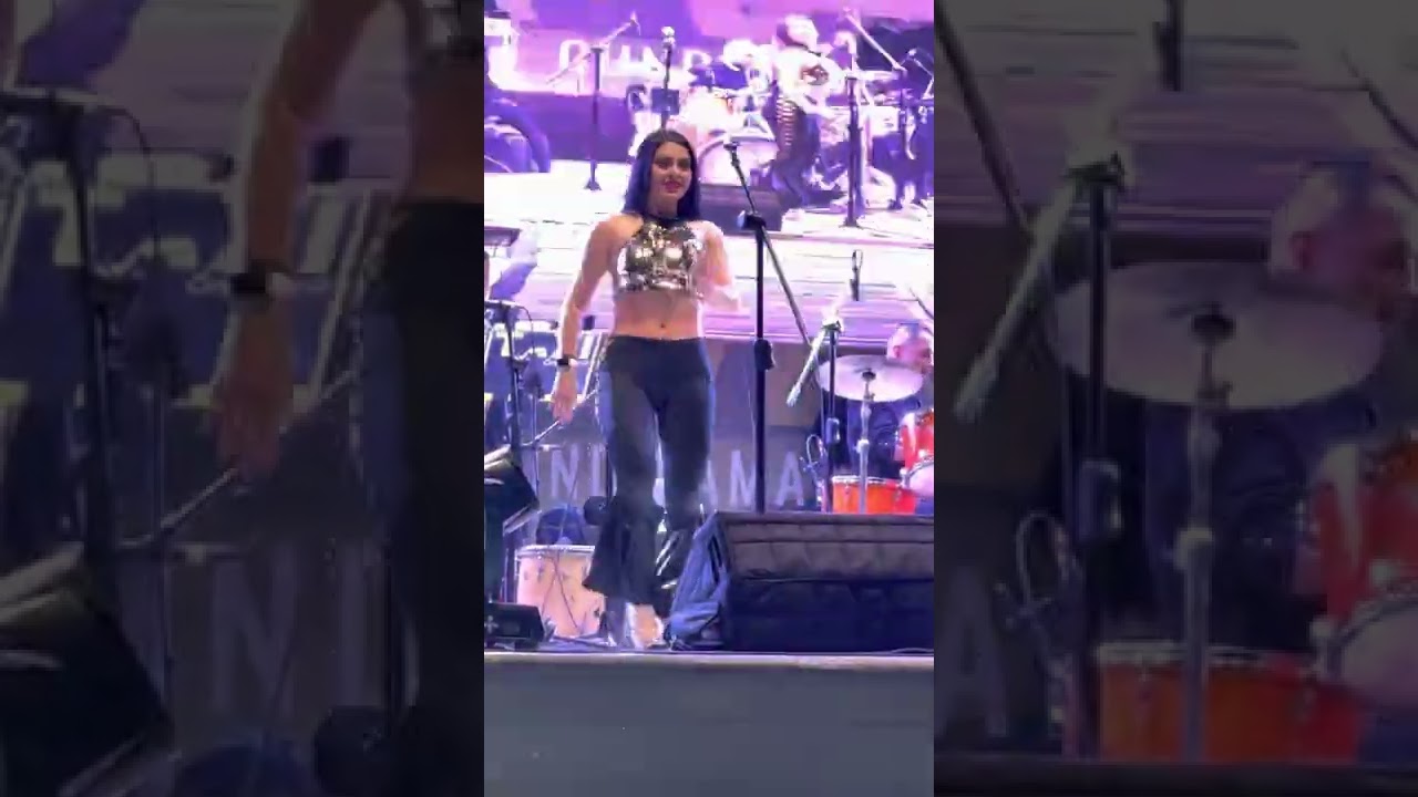 Taxi orquesta y sus bailarinas, en festival de tunas, La Vega, Cundinamarca, Colombia o