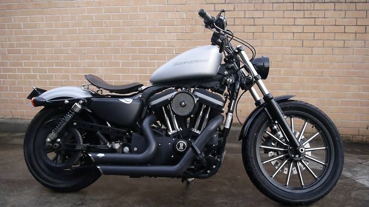 Harley Davidson Iron 883 Dark Custom Silver 2010