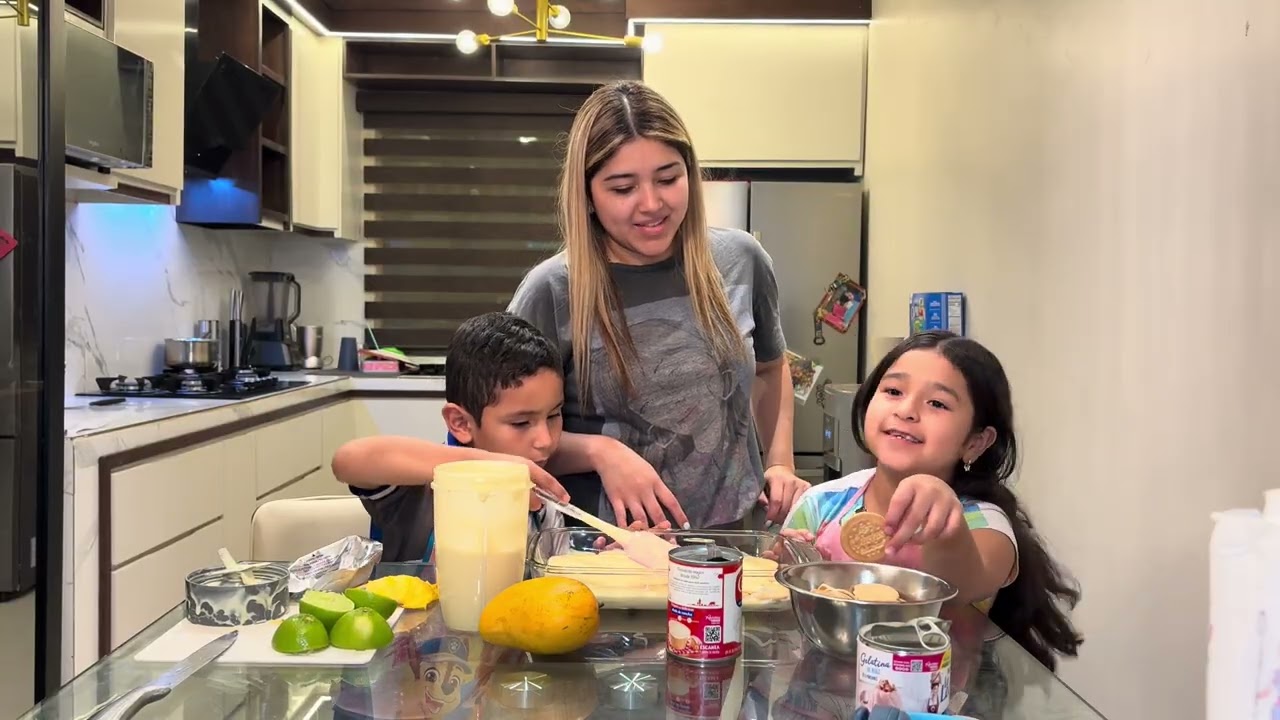 El día de hoy preparamos Carlotta de mango junto a mis hijos 🥭❤️✨ quedó riquísima 🫶🏻🫠