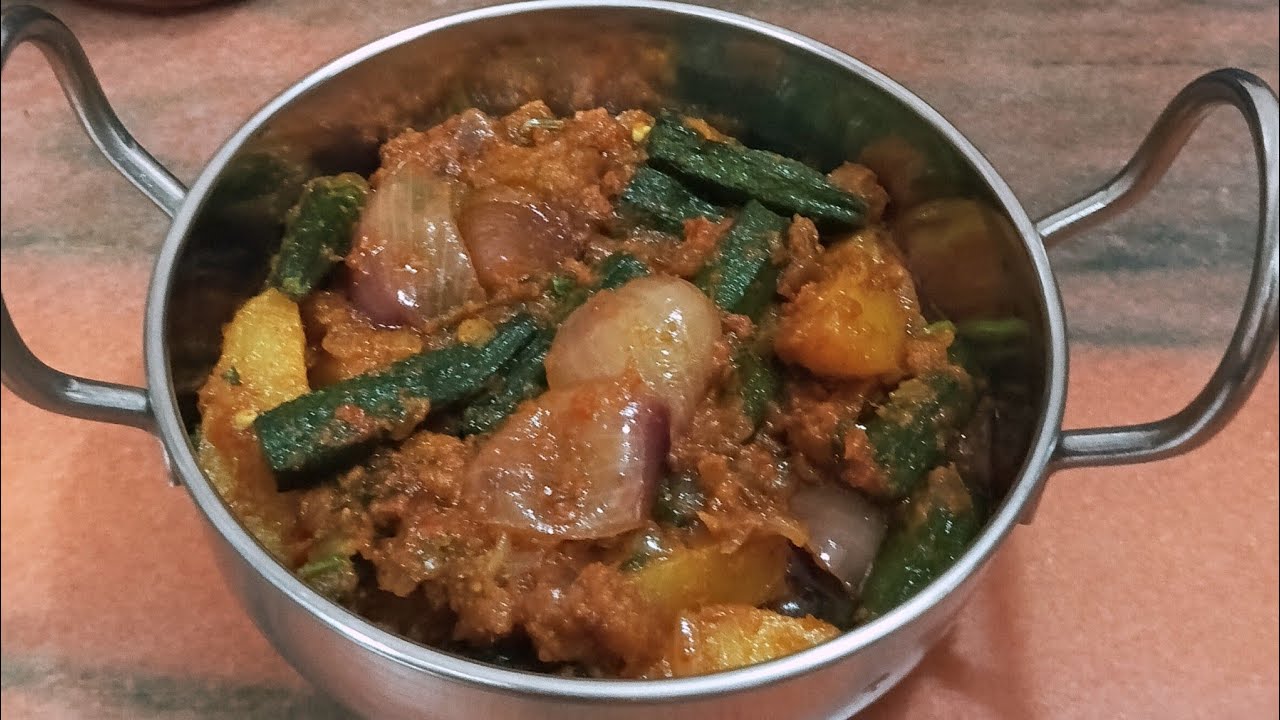 আলু ভেন্ডী র এই রেসিপি ভাত বা রুটির সাথে একবার ট্রাই করে দেখুন। Aloo Bhindi Masala Recipe 