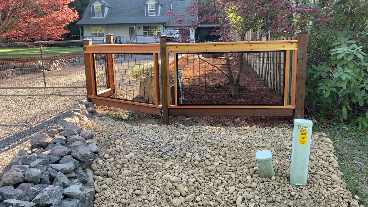 New Hogwire Fence   COMPLETE