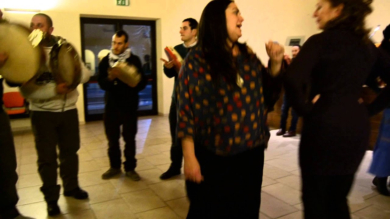 Video della serata a corsi di danze e suoni tradizionali popolari a Atena Scalo il 04.02.2015