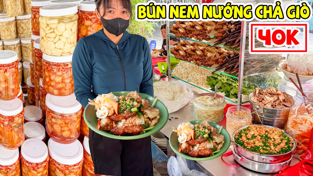 Xe Bún Nem Nướng Chả Giò 40K Khách Vẫn Tấp Nập Dù Không Bảng Hiệu Nhờ Hũ Củ Kiệu Cà Pháo Ăn Vô Tư