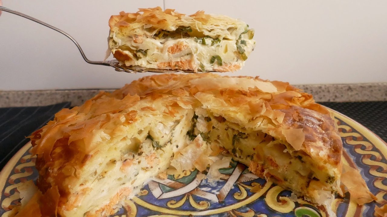 Рыбный пирог сыром и зеленью из теста фило! Готовится эта вкуснота очень быстро!