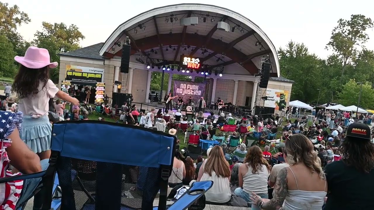 No Funk No Justice and Elizabeth Jadue Cover Don't Stop Believing