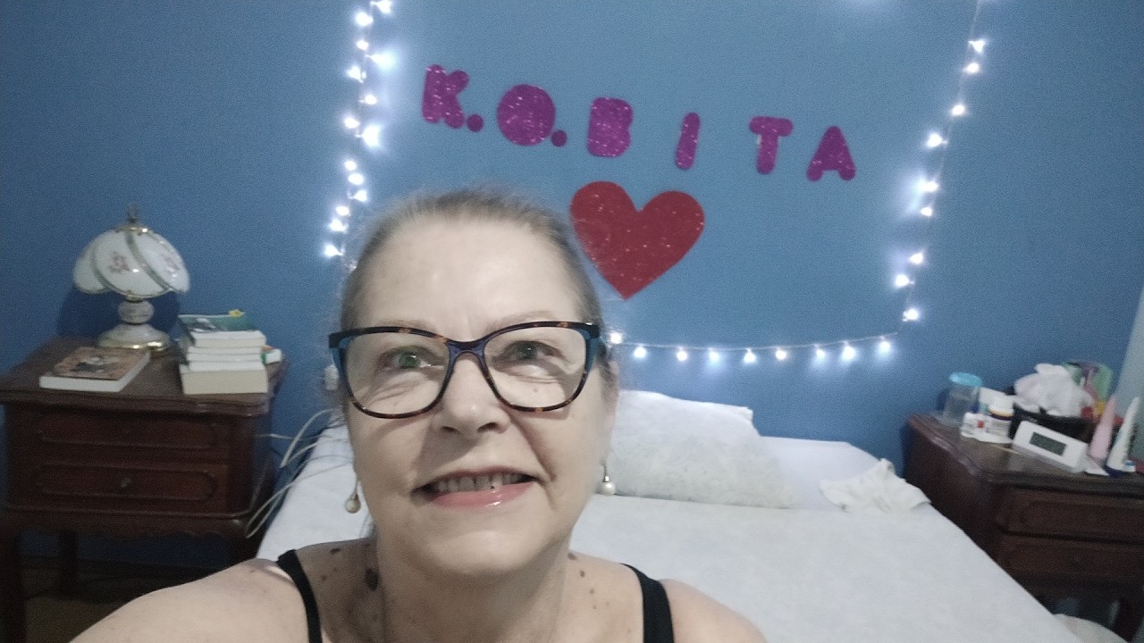 A vó gamer na live turbo calibrada massa - K.O.bita Games ao vivo no Mir4