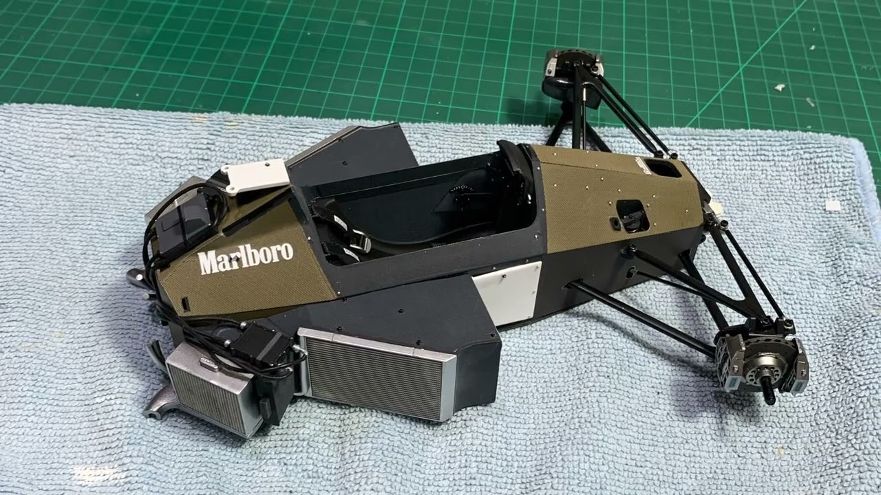 Meng McLaren MP4/4 1/12