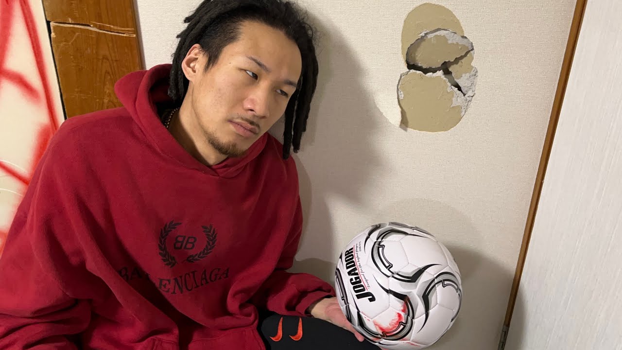 家でサッカーして壁に穴開けたやつ誰な？【MYブチギレ】