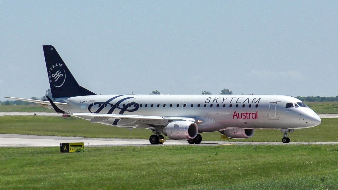 Embraer 190 LV-FPS 
