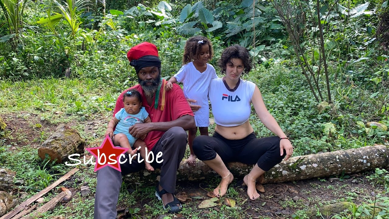 Living off grid in Portland JAMAICA  🇯🇲 at the riverside