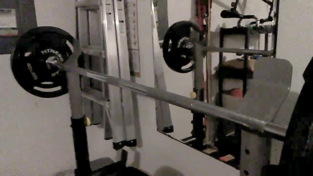 REVIEW: Gold's Gym XRS 20 Olympic Workout Bench and Rack