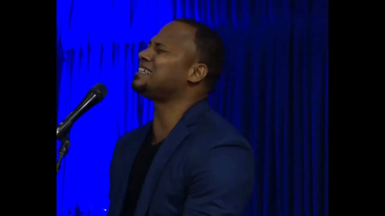 Concierto navideño, fabricando fantasías; canción de Tito Nieves, interpreta:  Eloy Mercedes.