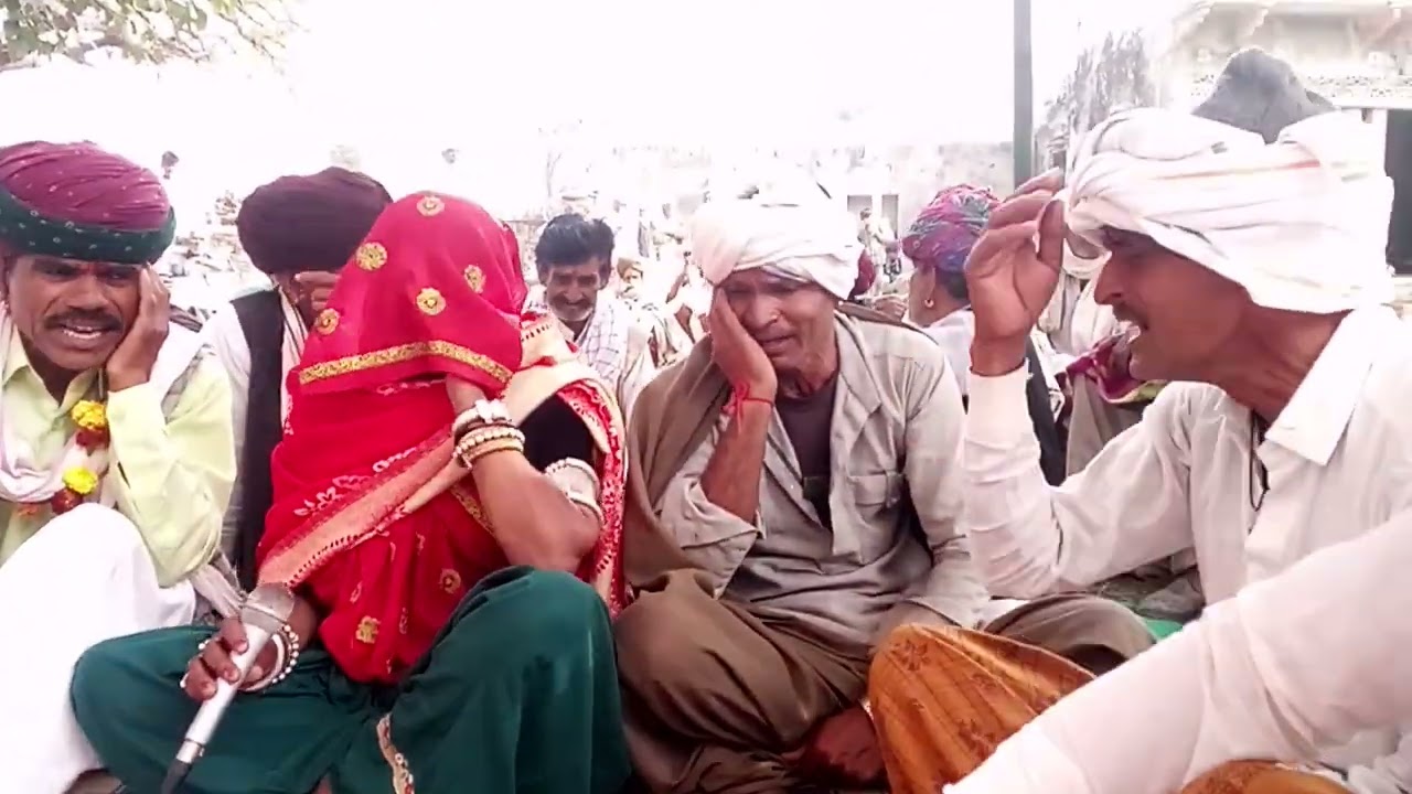 गायक रुकमा गुजरी चुटकुलागाती हुई दिनेश चेलरवाल चुराडा मो 8239399730 श्री देव