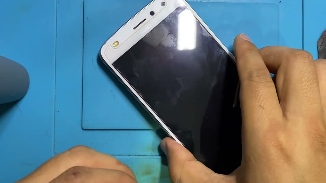 Como cambiar batería moto z2 play🔋