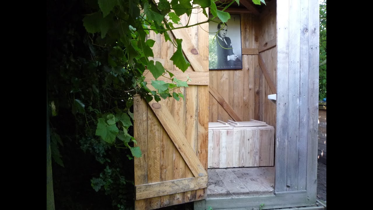 Low Cost Do-It-Yourself Dry Toilet System. Fvm Toilettes sèches. Banheiros secos ecológico