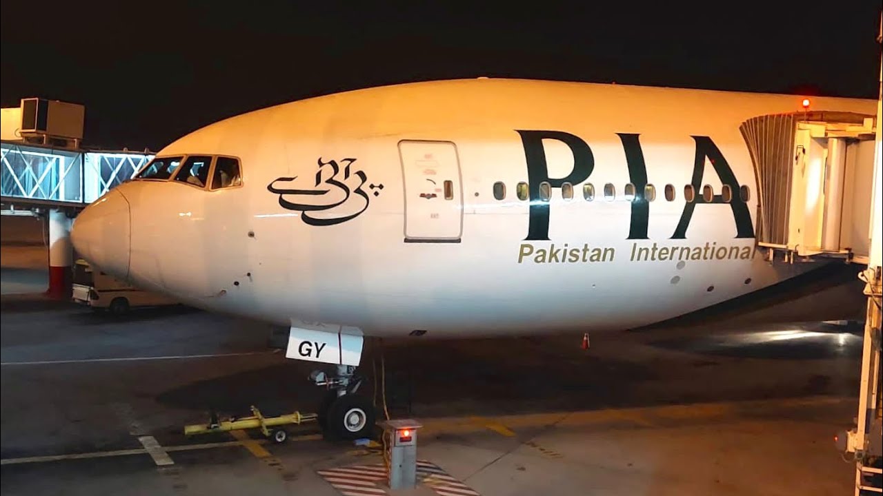 🇨🇦🇵🇰 PIA Business Class Trip Report | TORONTO TO KARACHI | EXECUTIVE ECONOMY  | PK784 | AP-BGY