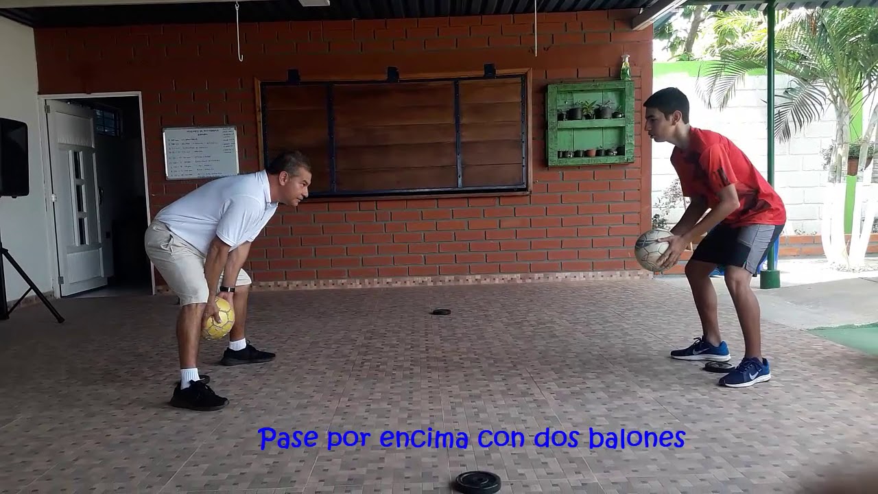 Ejercicios de coordinación con balón por parejas