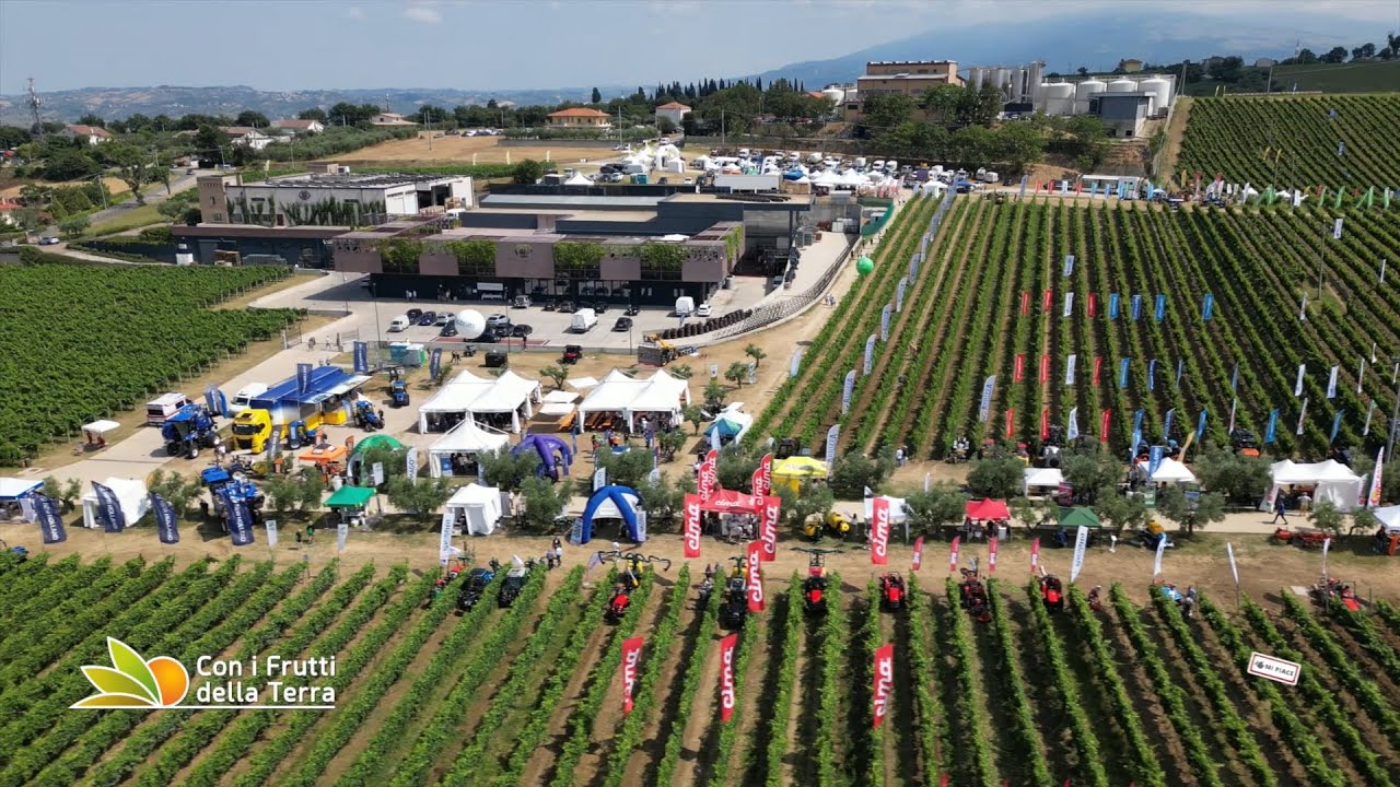 New Holland a Enovitis in Campo con gli specializzati e la Grape 8.50L