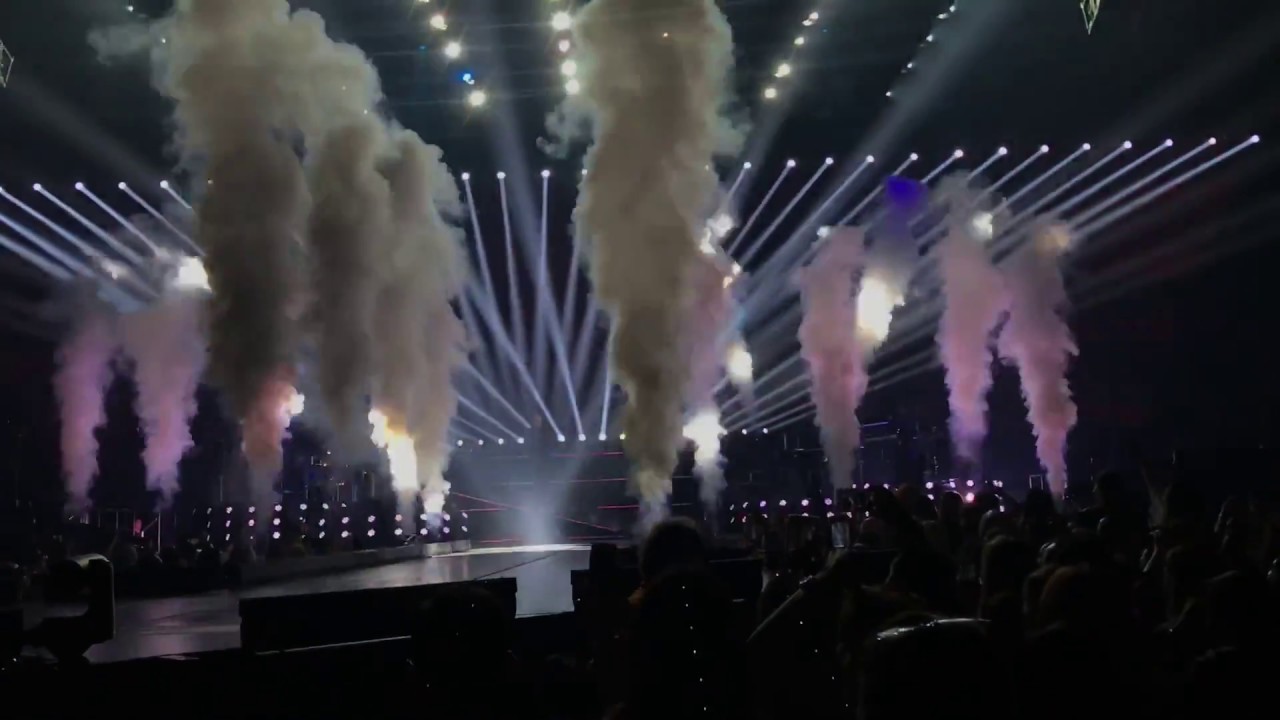 Pitbull San Diego 2017 Concert - Feel This Moment (Opening) [Front Row]