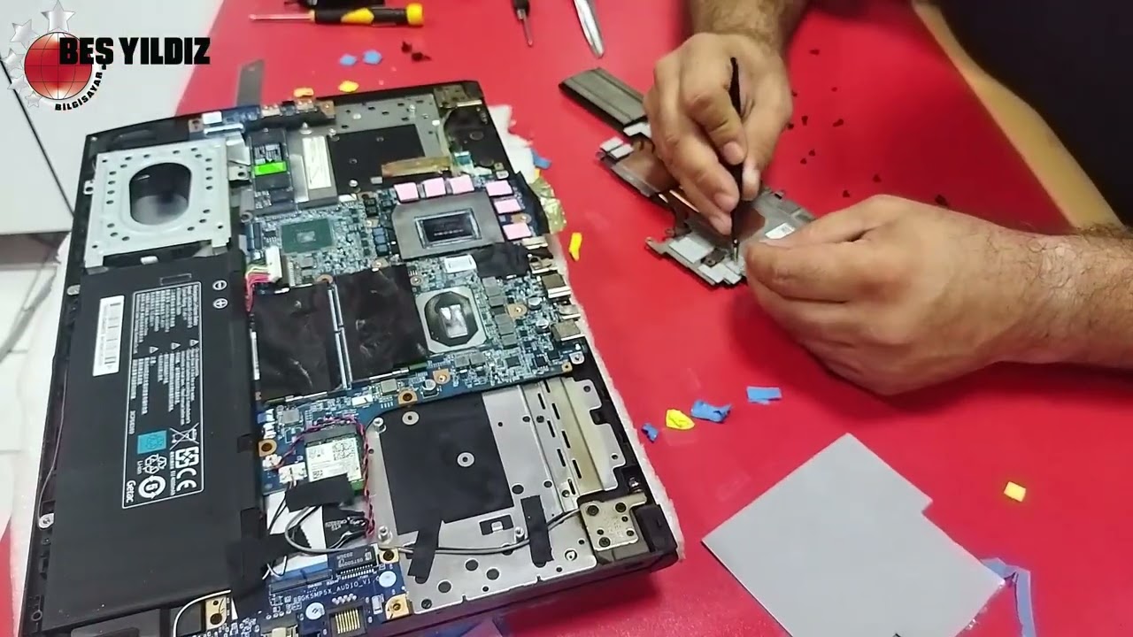 MONSTER TULPAR T5 V19 2 LAPTOP - Termal PAD + MACUN Değişimi - BEZEL içi Düzeltilmesi.
