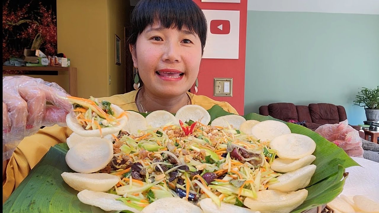 ĂN GỎI XOÀI TRỘN BA KHÍA TA NÓI NÓ GIÒN NGON HẾT BIẾT