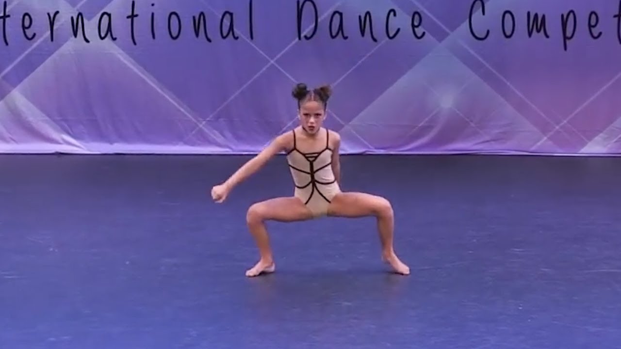Maia Magoutas - Hold Me Down