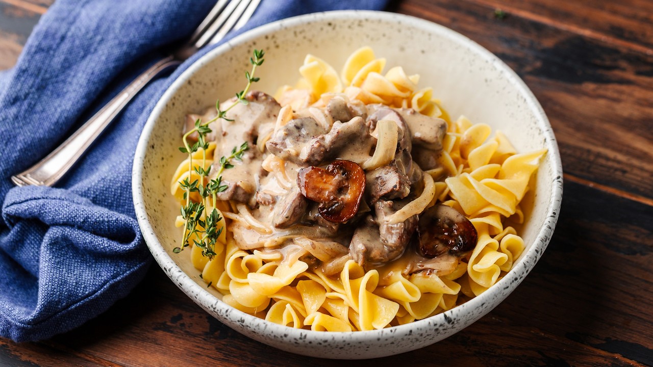 Chicken Stroganoff - The Incredibly EASY and Creamy One Pan Chicken Dish