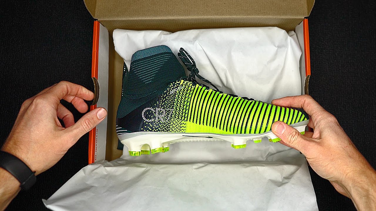 2017 Cristiano Ronaldo Nike Mercurial Superfly V CR7 - Football Boots
