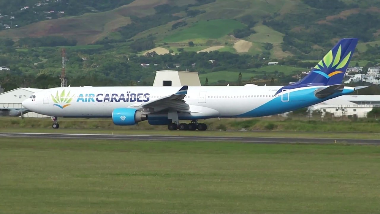 Air Caraïbes A330-300 F-OONE @ Aéroport Roland Garros (RUN)