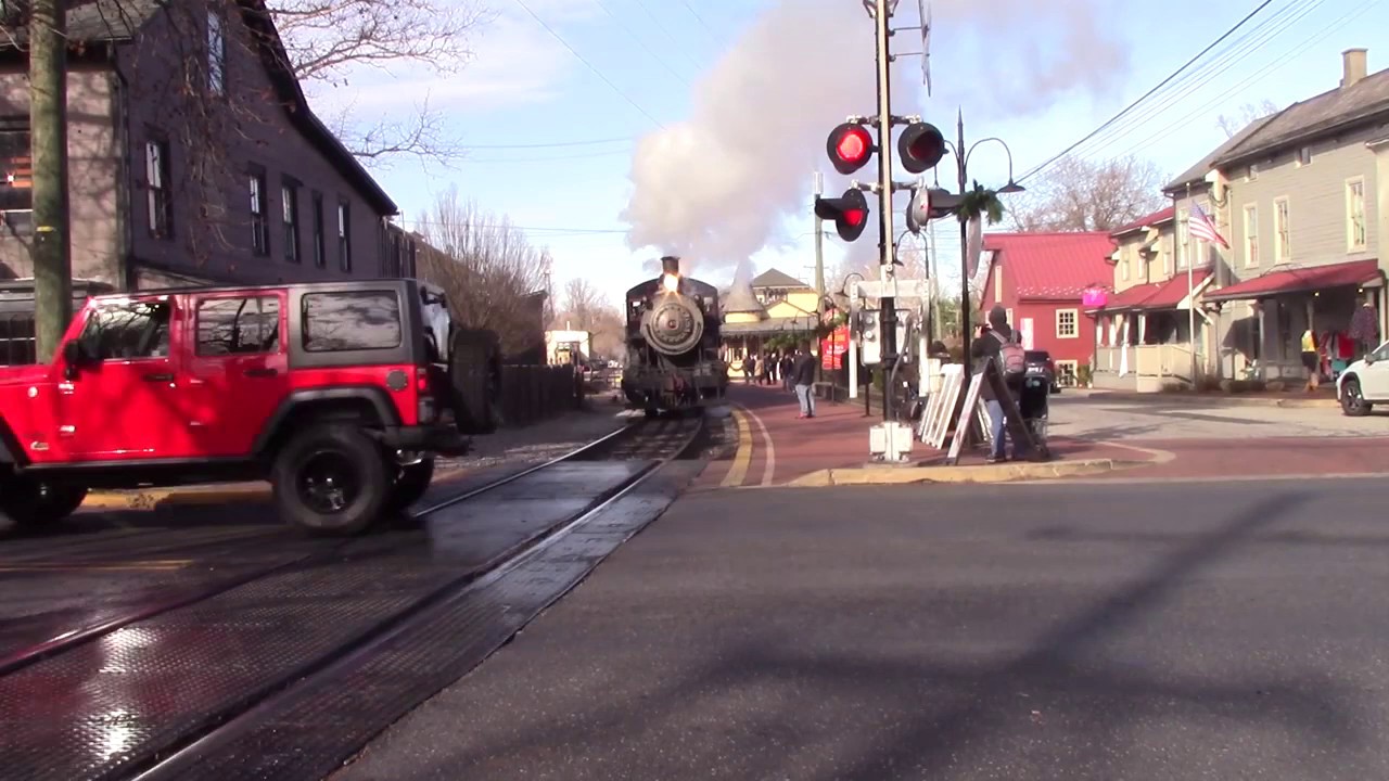 North pole trains at New Hope and Ivyland Railroad