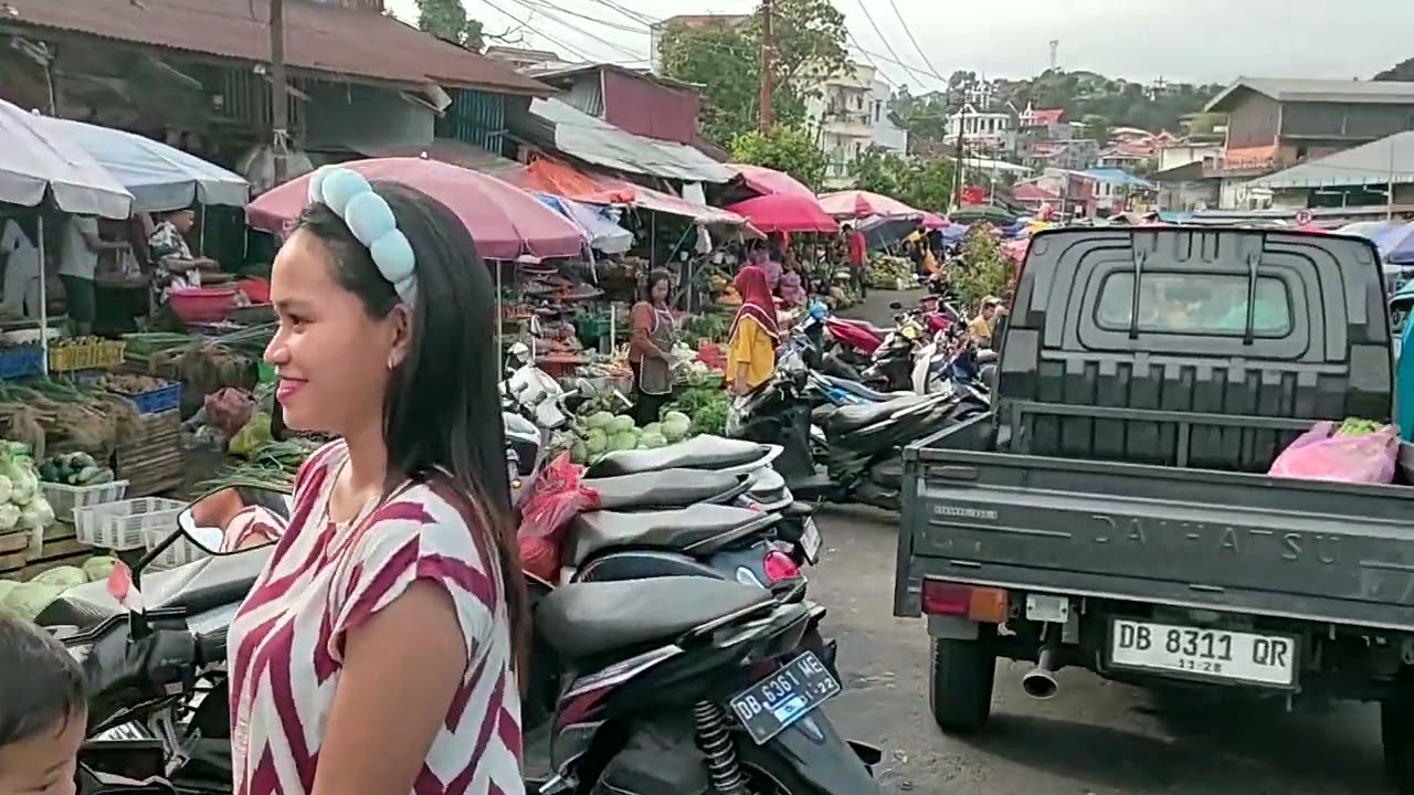 Pasar Pinasungkulan Karombasan menyambut Natal 2025 edisi 17 Desember 2025, harga sembako stabil