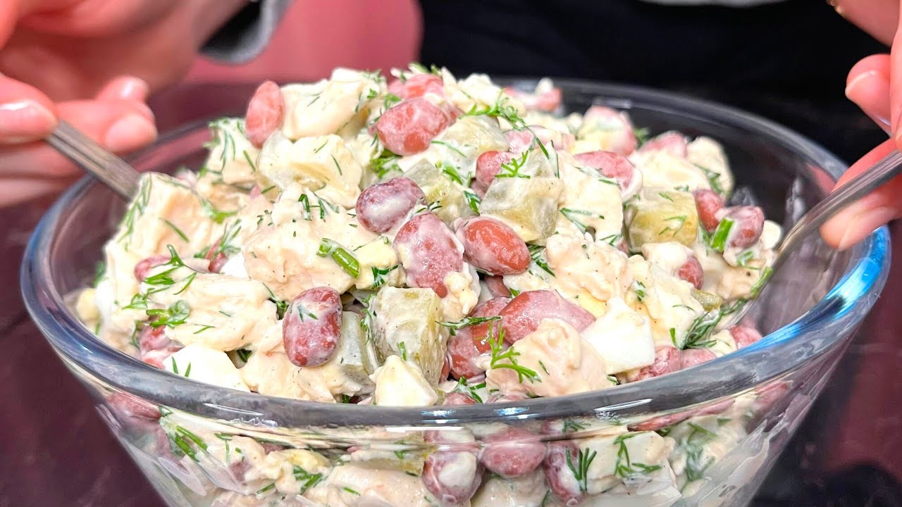 Этот рецепт салата мало кто знает! Это так вкусно, что можно готовить каждый день!