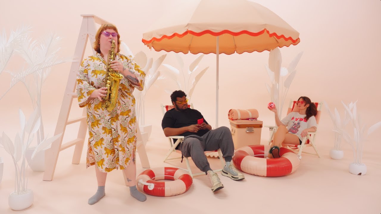 Bad Snacks - 'show me how u do it!' feat. Nicole McCabe (official music video)