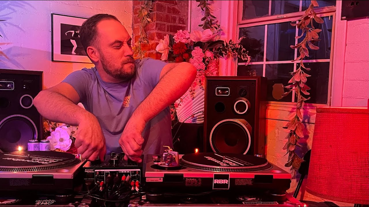 RICHARD CARTER | Grooving Leftfield and Nu-Disco Vinyl DJ Set