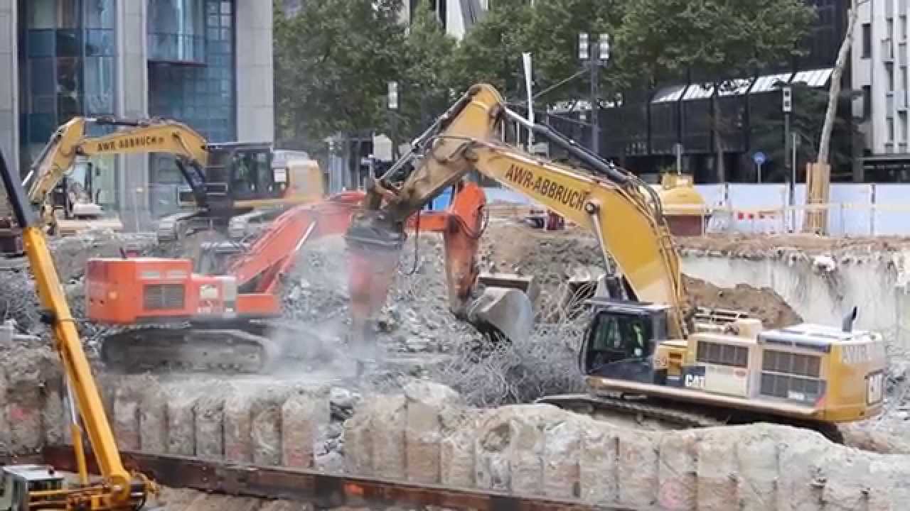 AWR-Abbruch CAT 390D Fundament Rückbau