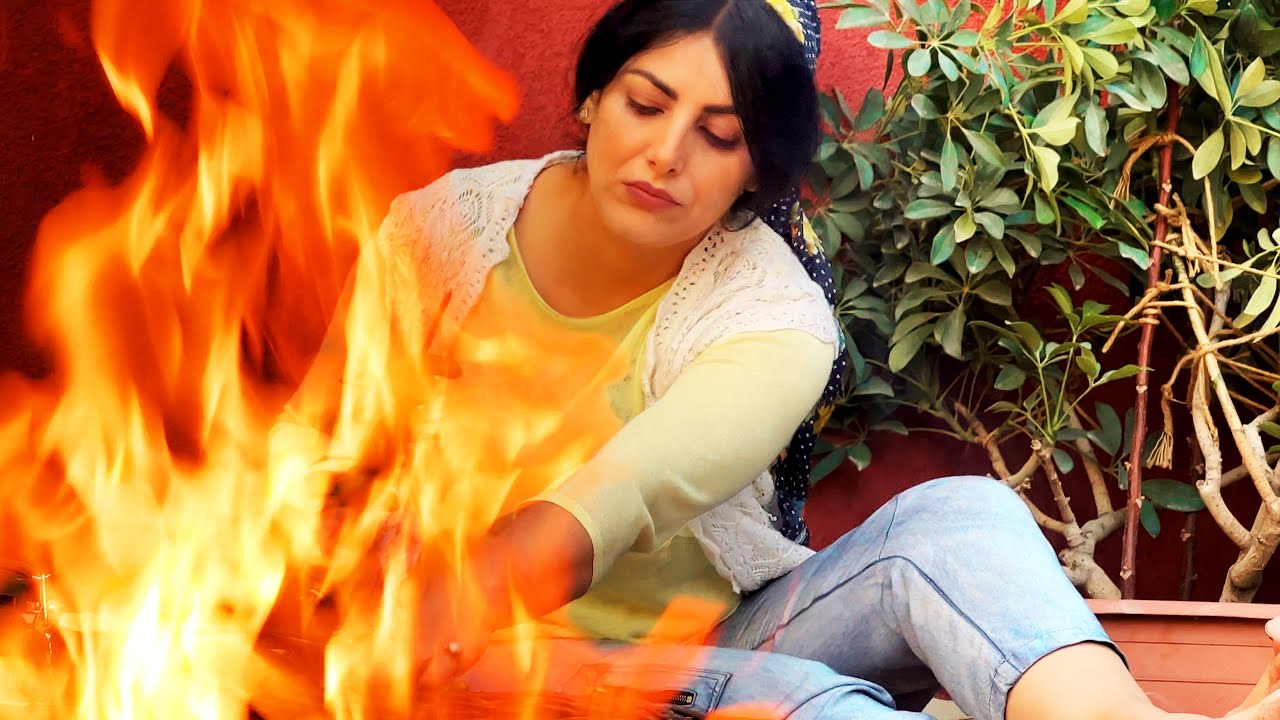 #42 Country Girl Cooks Iranian SPAGHETTI(Macaroni)!🔥 3 Hot Pepper Sauces!🔴Daily Village Life Iran
