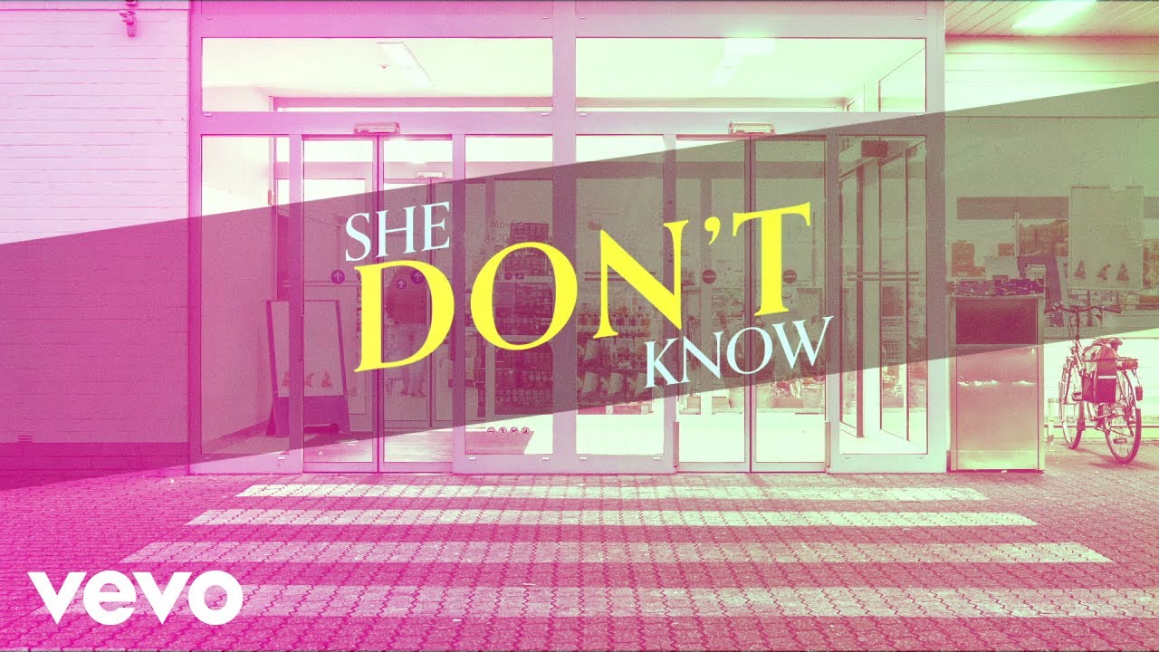 Carrie Underwood - She Don&rsquo;t Know (Official Lyric Video)