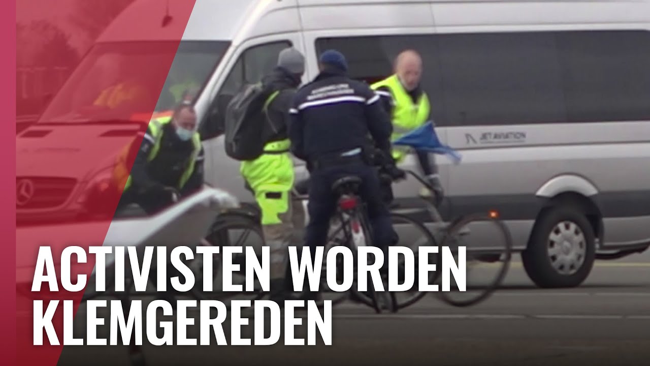 Marechaussee jaagt op fiets op klimaatactivisten