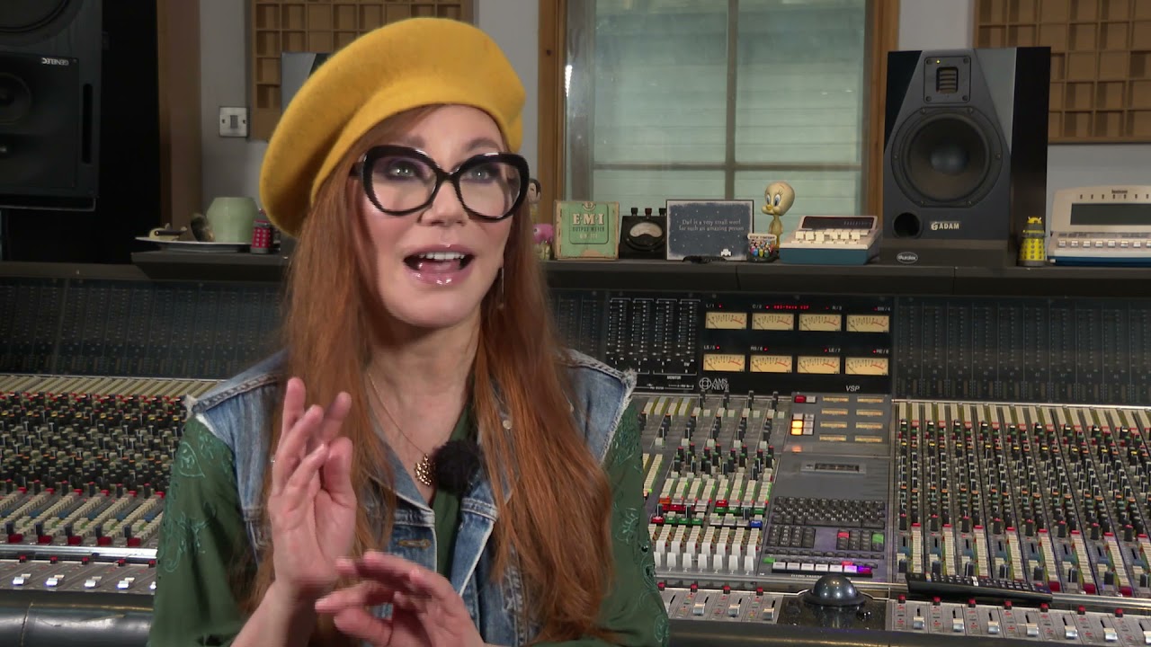 Full length interview with Tori Amos