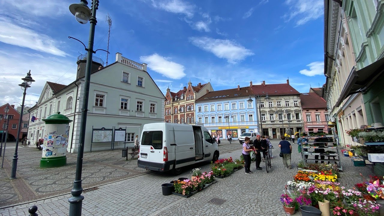 Leśna, Poland PL 🇵🇱 - 4K60fps-HDR Walking Through the Streets ~ 1/4 Hours