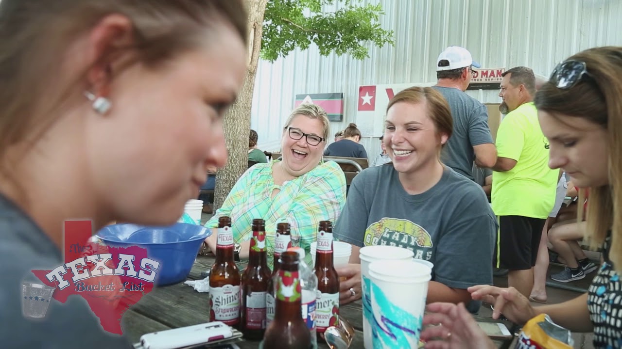 The Texas Bucket List - Howard's in Shiner