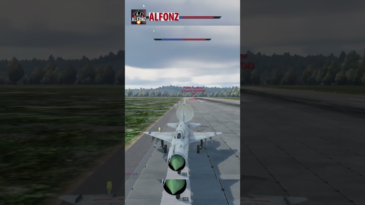 Čo sa stane ak pristanete na nepriateľskom letisku? #warthunder #alfonz #warthundermemes #shorts