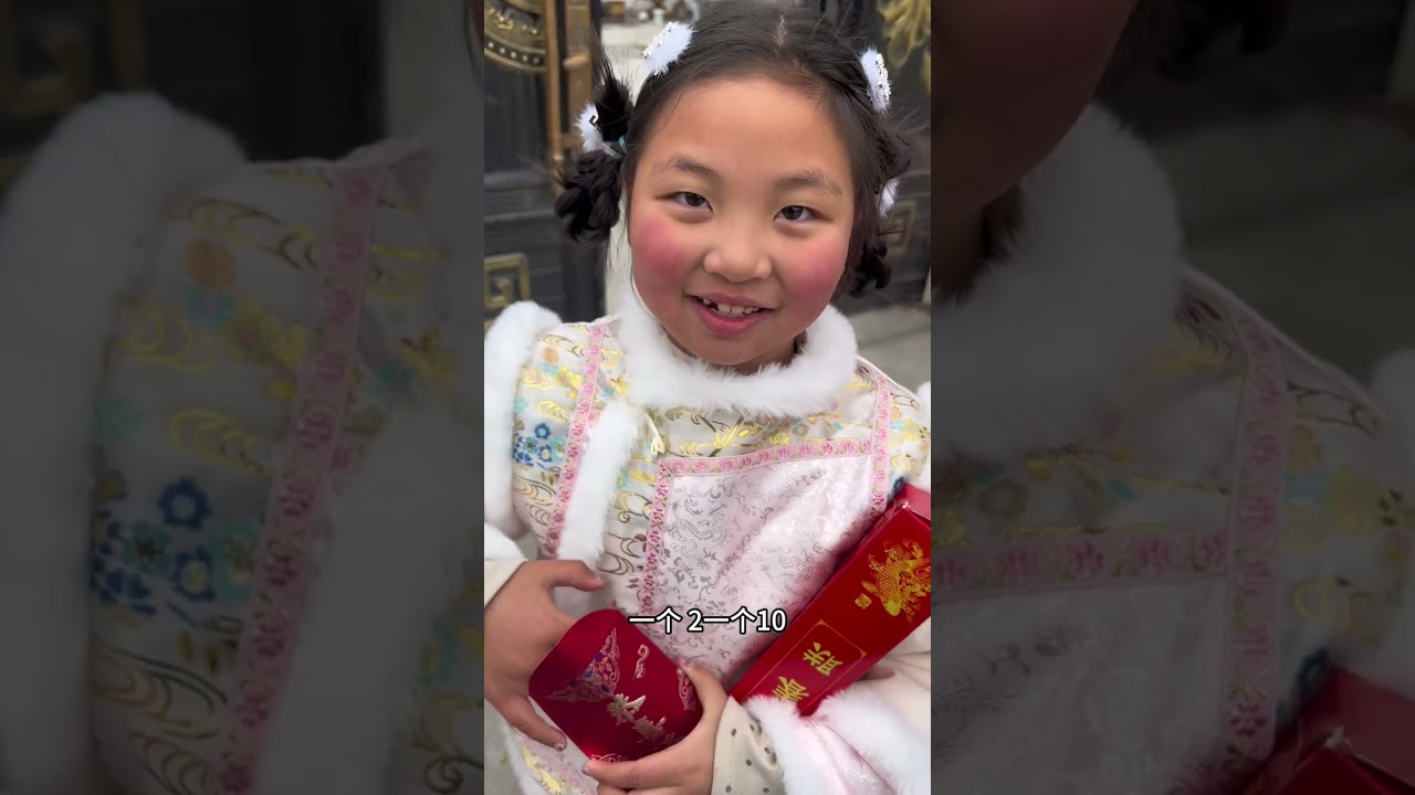 闫镤镤一家四口祝大家新年快乐！ #团圆饭 #vlog十亿流量扶持计划 #一起吃饭就是年味